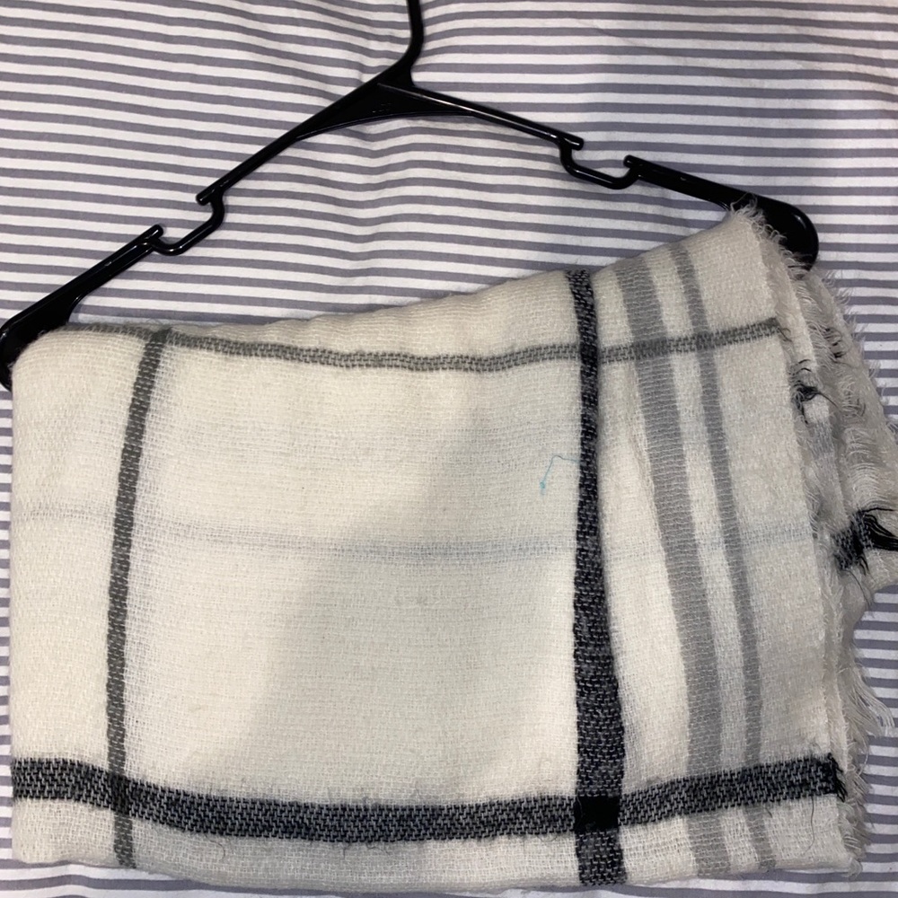Old navy scarf